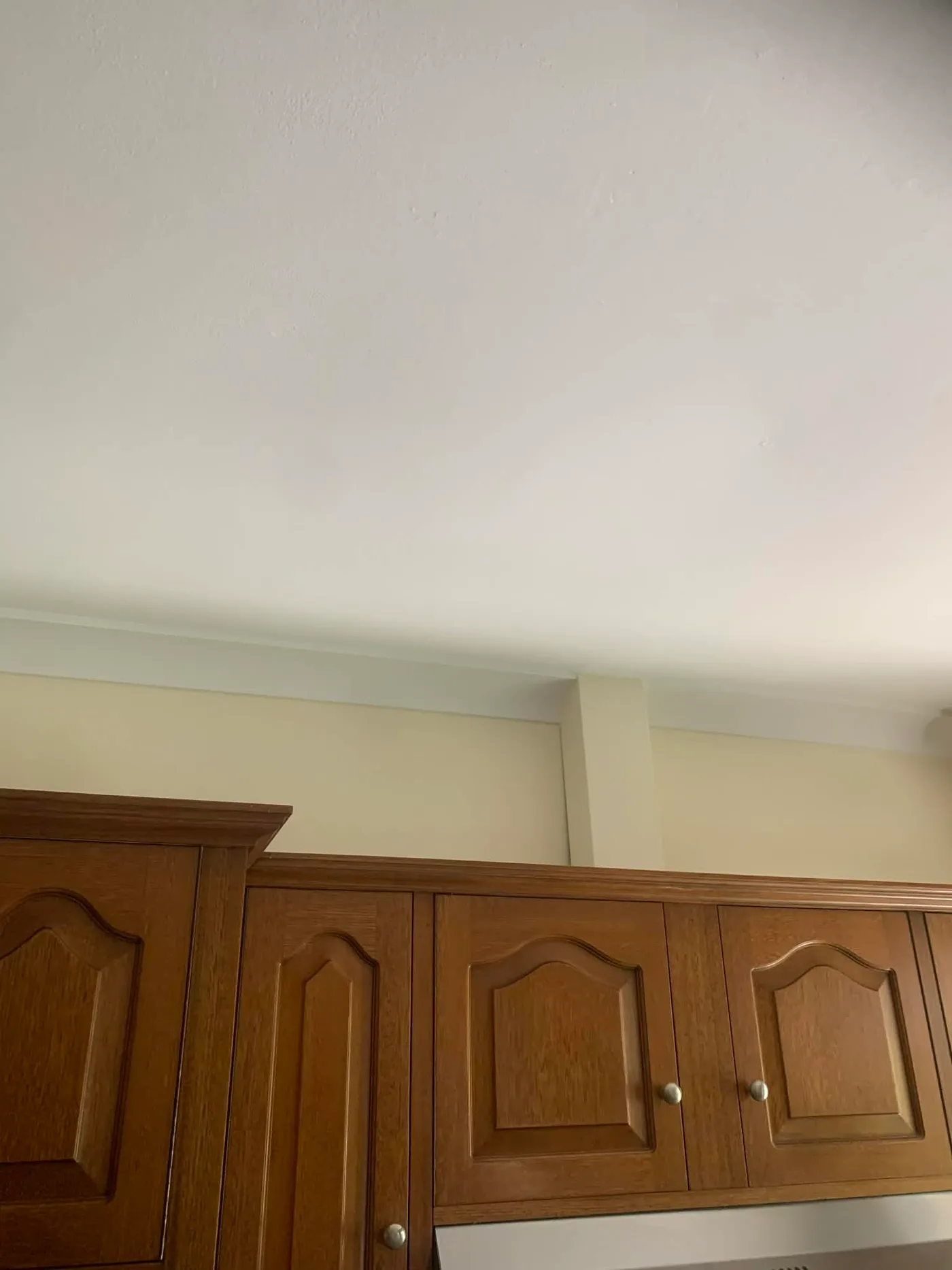 Kitchen cornice, after